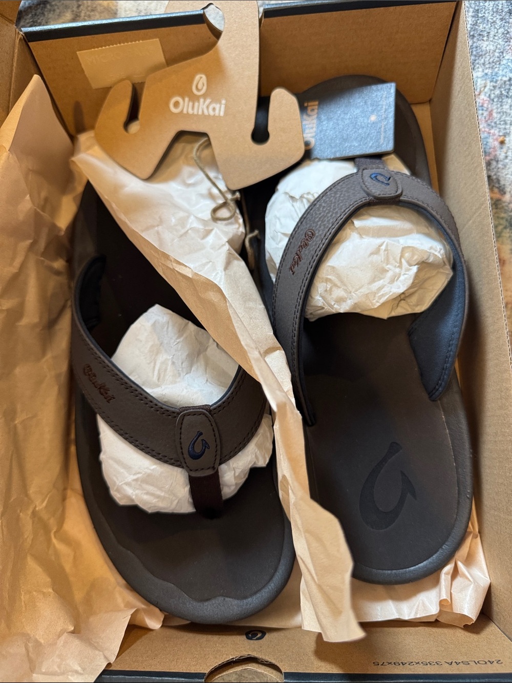 OluKai Men's Brown Leather Thong Sandals - NIB Ohana dark wood
